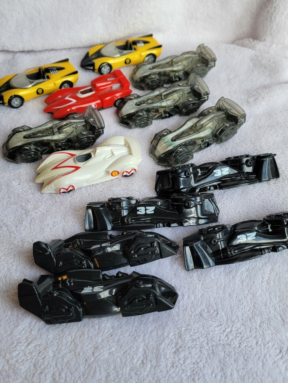 Hot Wheels Speed Racers Bundle of 8 Car And 5 Snap On Sides